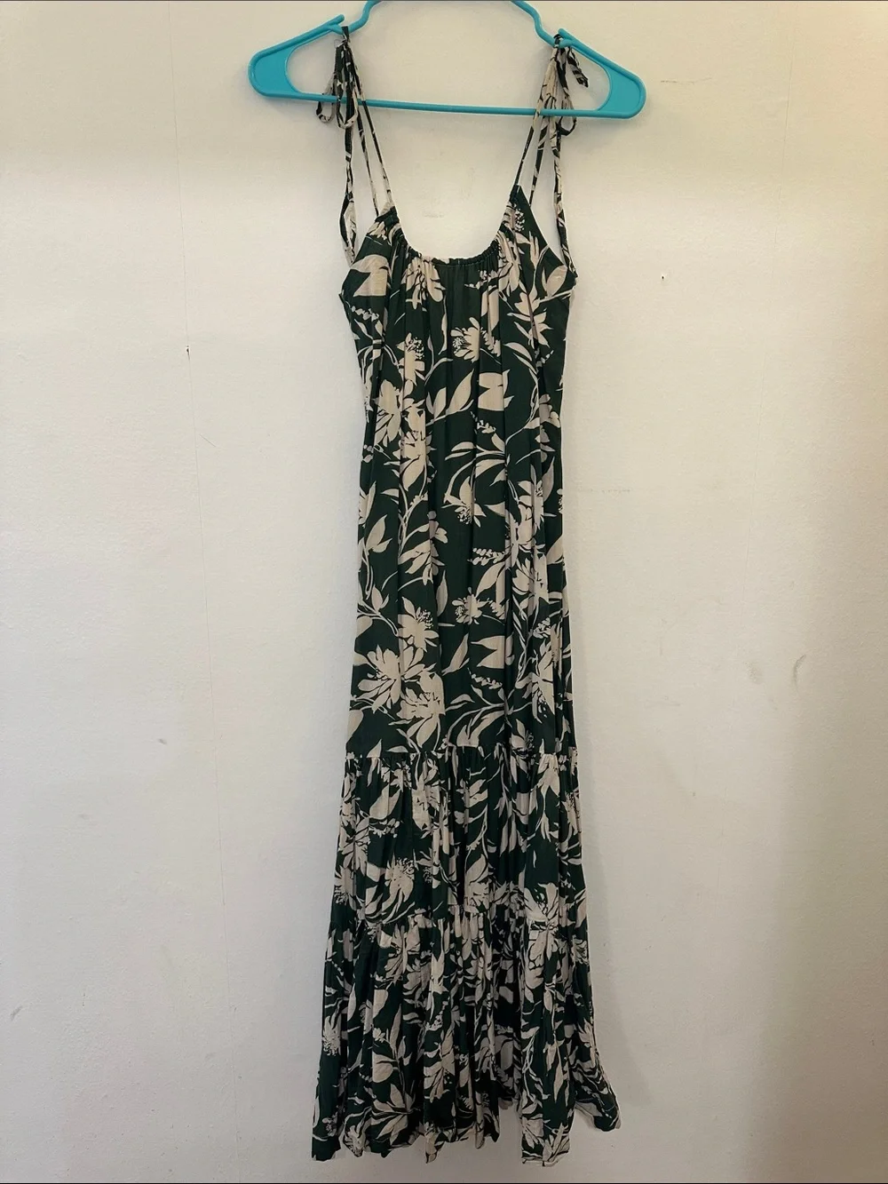 Abercrombie Floral Tie-Shoulder Maxi Dress in Dark Green and Cream